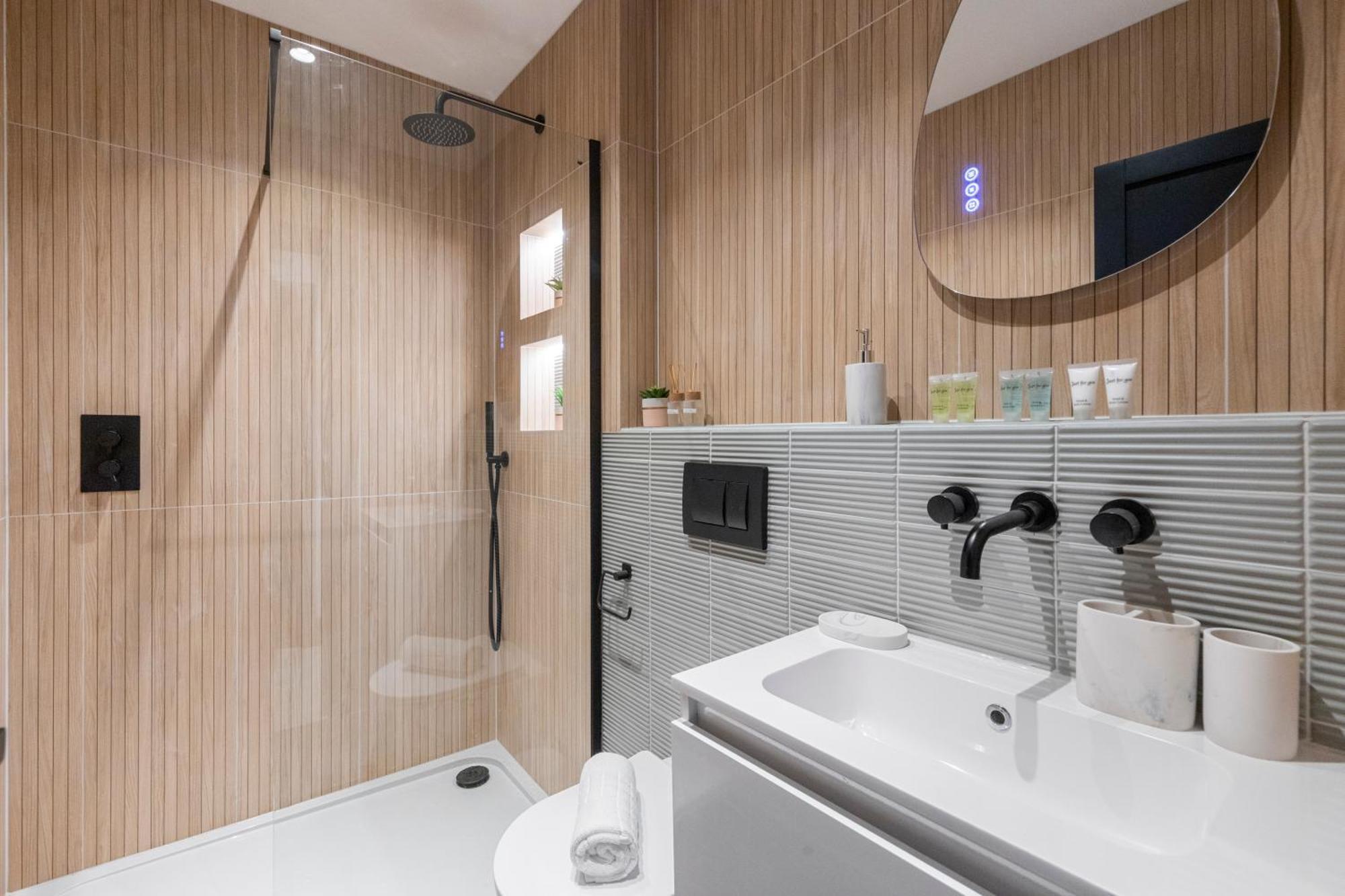 Апартаменти Unwind In Style 2Br With Cozy Backyard For Groups Лондон Екстер'єр фото