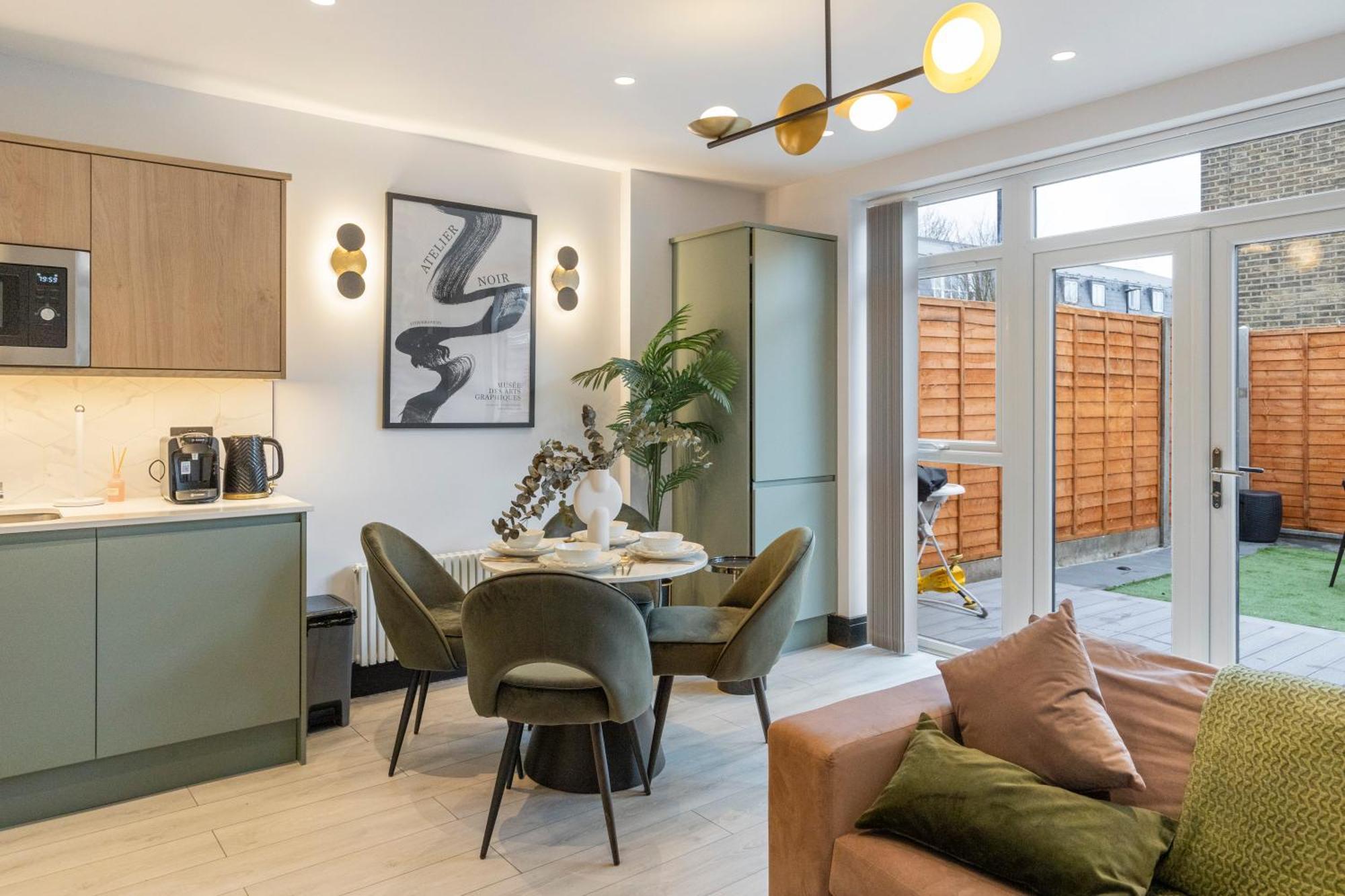 Апартаменти Unwind In Style 2Br With Cozy Backyard For Groups Лондон Екстер'єр фото
