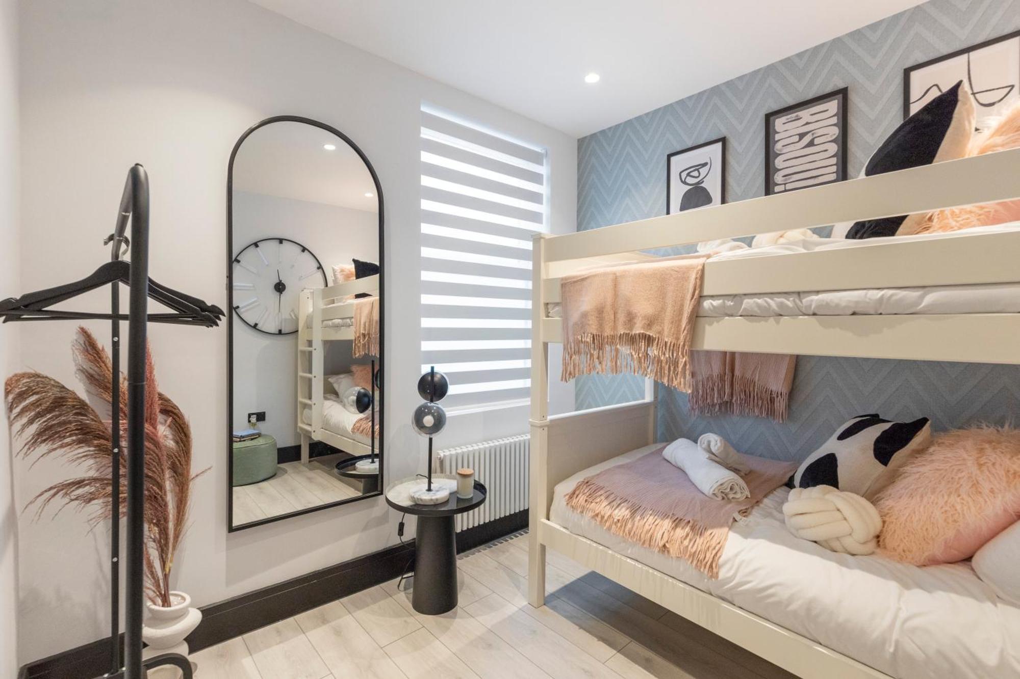 Апартаменти Unwind In Style 2Br With Cozy Backyard For Groups Лондон Екстер'єр фото