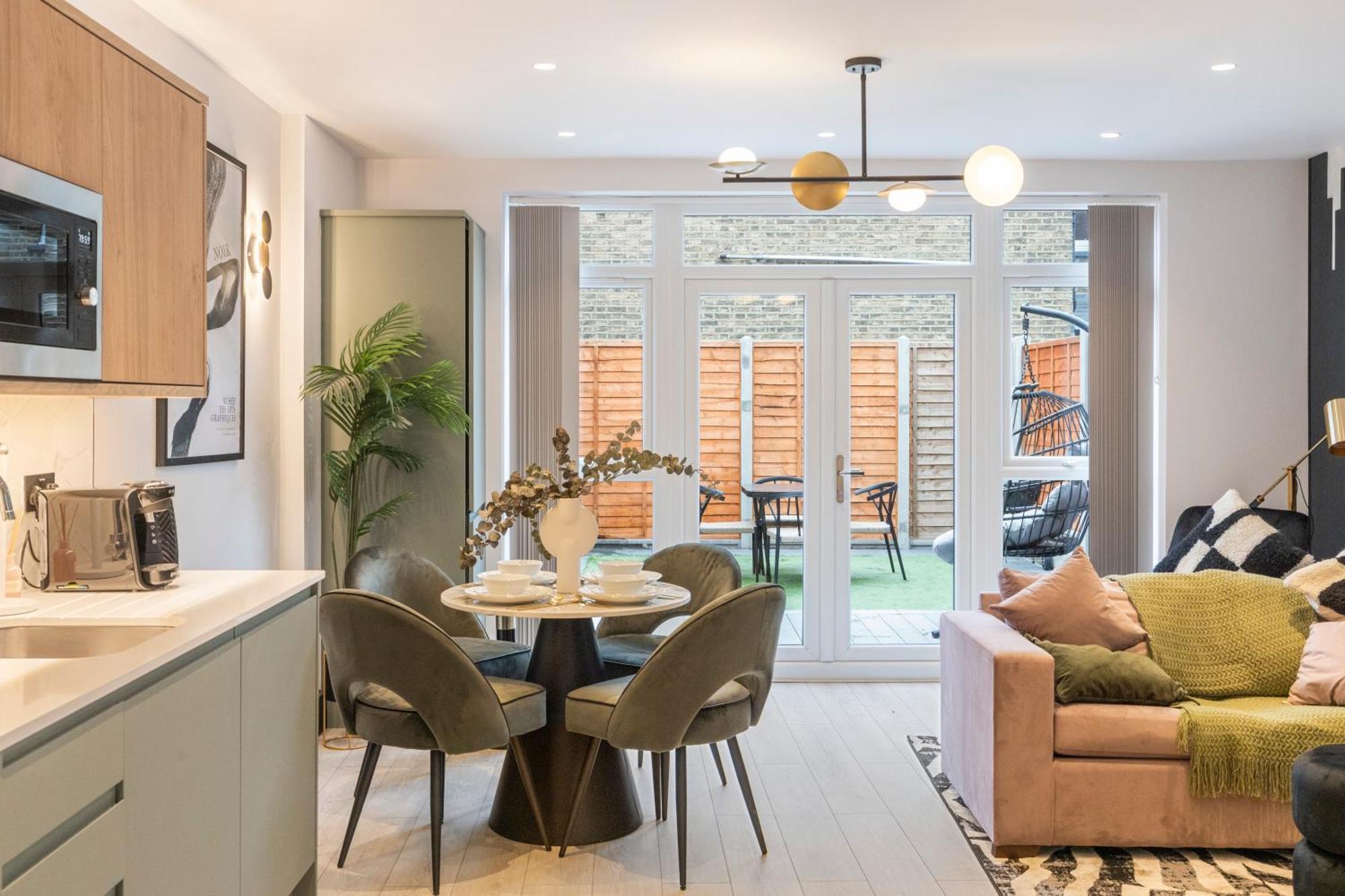 Апартаменти Unwind In Style 2Br With Cozy Backyard For Groups Лондон Екстер'єр фото